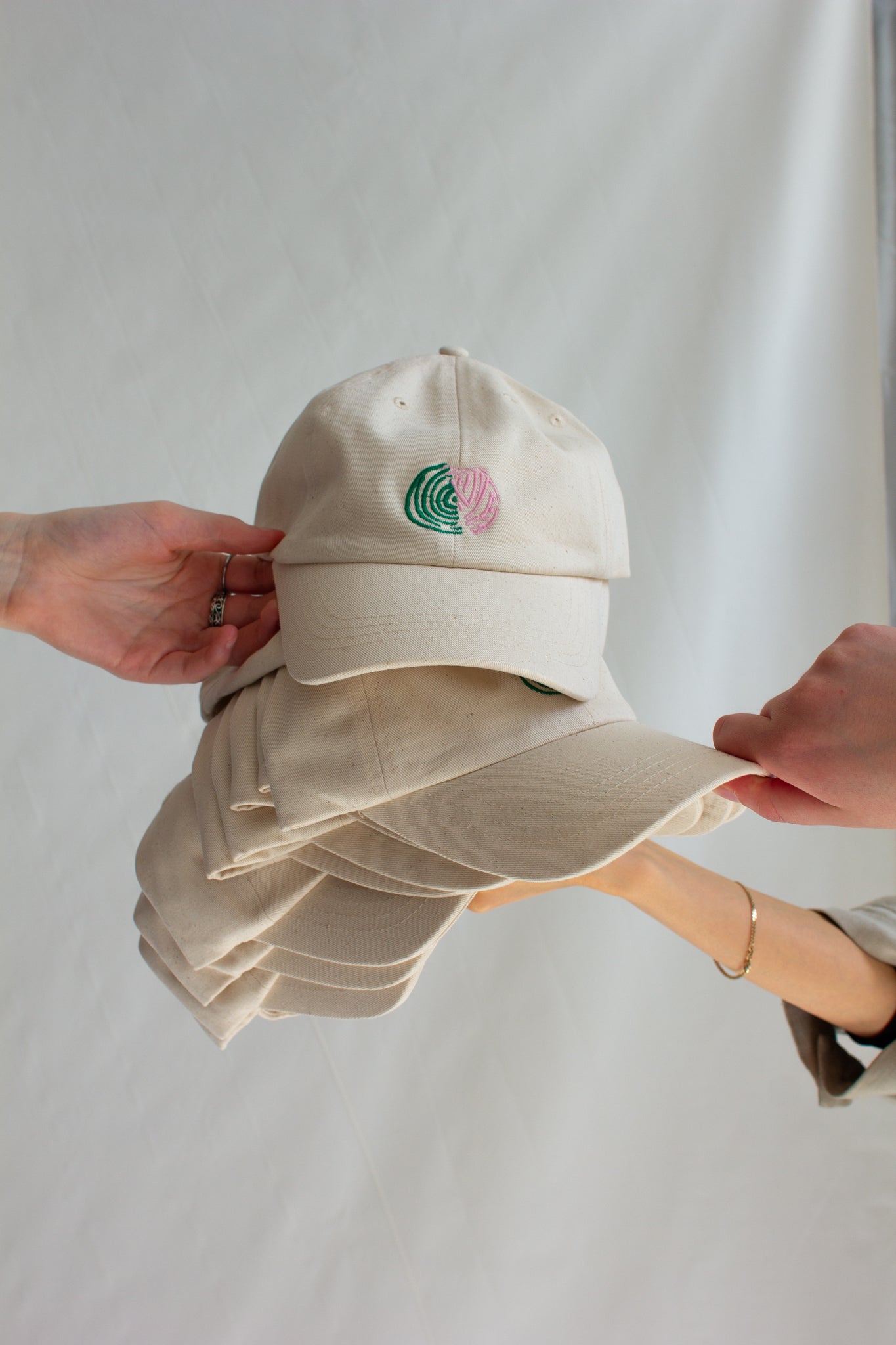 K&N Caps